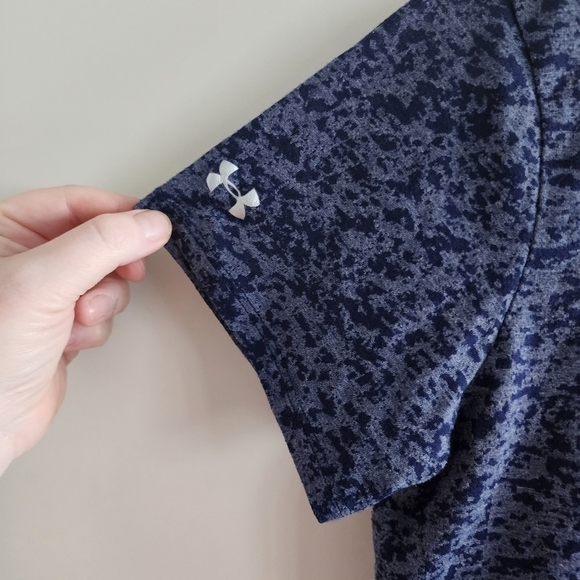 Under Armour Stay Army Strong V- Neck Tee - Picture 4 of 5